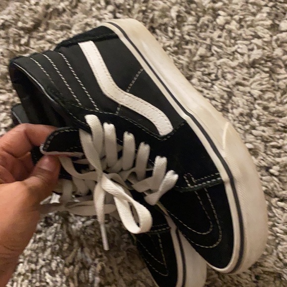 Vans - Picture 2 of 7